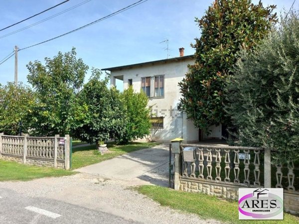 casa indipendente in vendita a Merlara