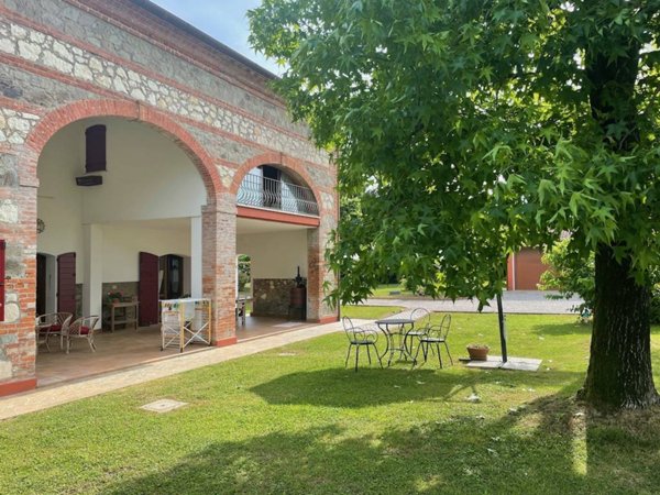 casa indipendente in vendita a Mestrino in zona Lissaro