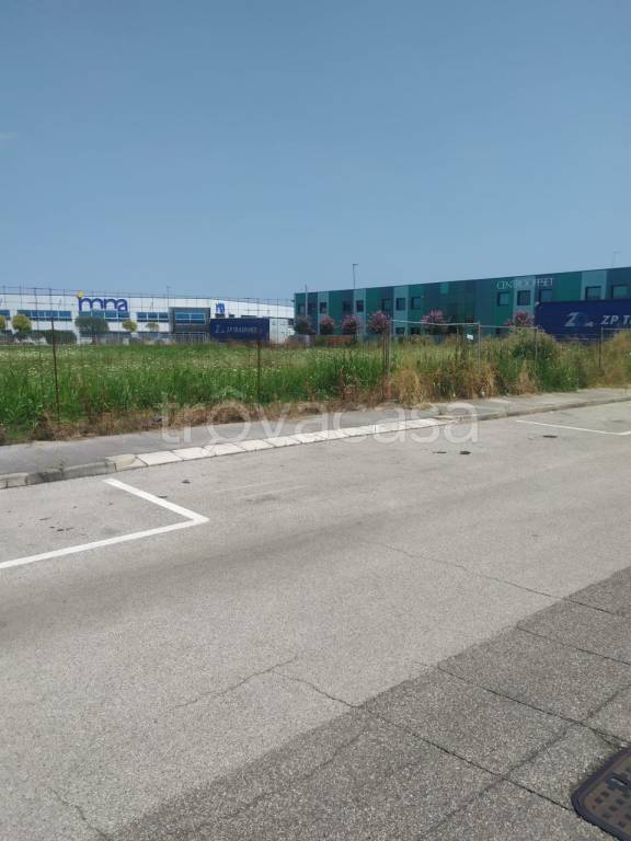 terreno edificabile in vendita a Mestrino