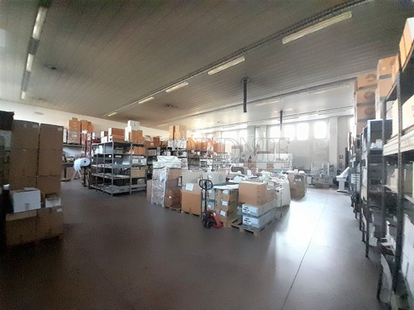 locale di sgombero in vendita a Mestrino