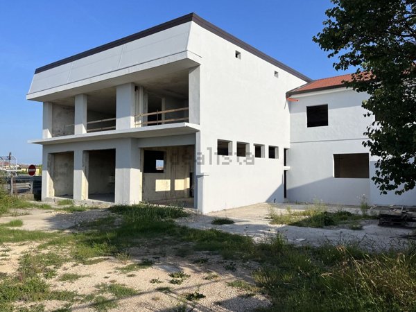negozio in vendita a Mestrino