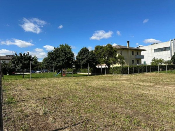 terreno edificabile in vendita a Mestrino