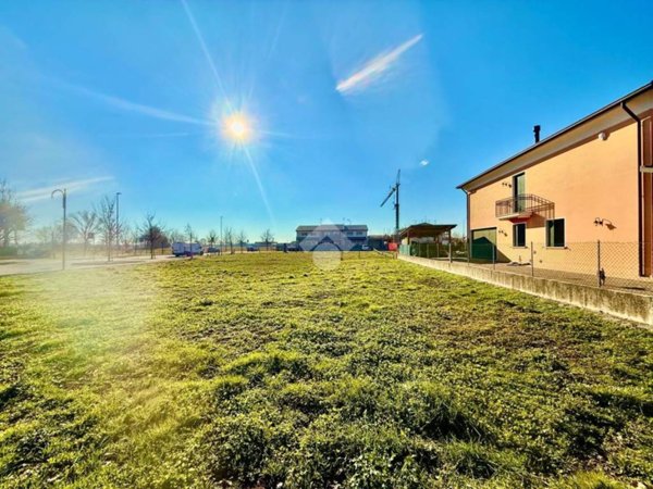 terreno edificabile in vendita a Mestrino in zona Lissaro
