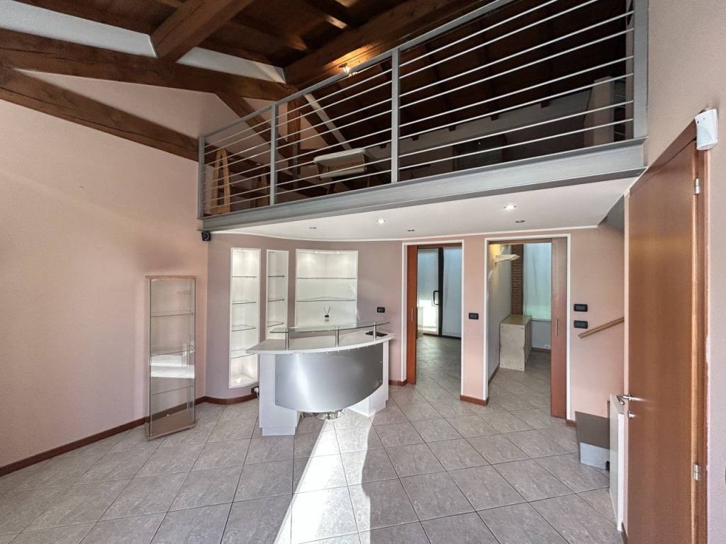 negozio in vendita a Mestrino