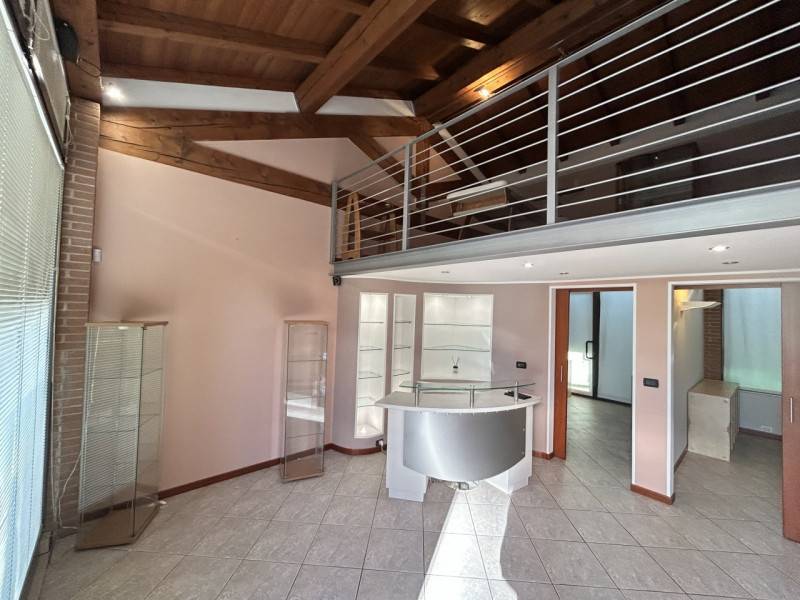 negozio in vendita a Mestrino