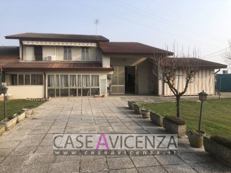 casa indipendente in vendita a Mestrino