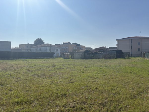 terreno edificabile in vendita a Mestrino