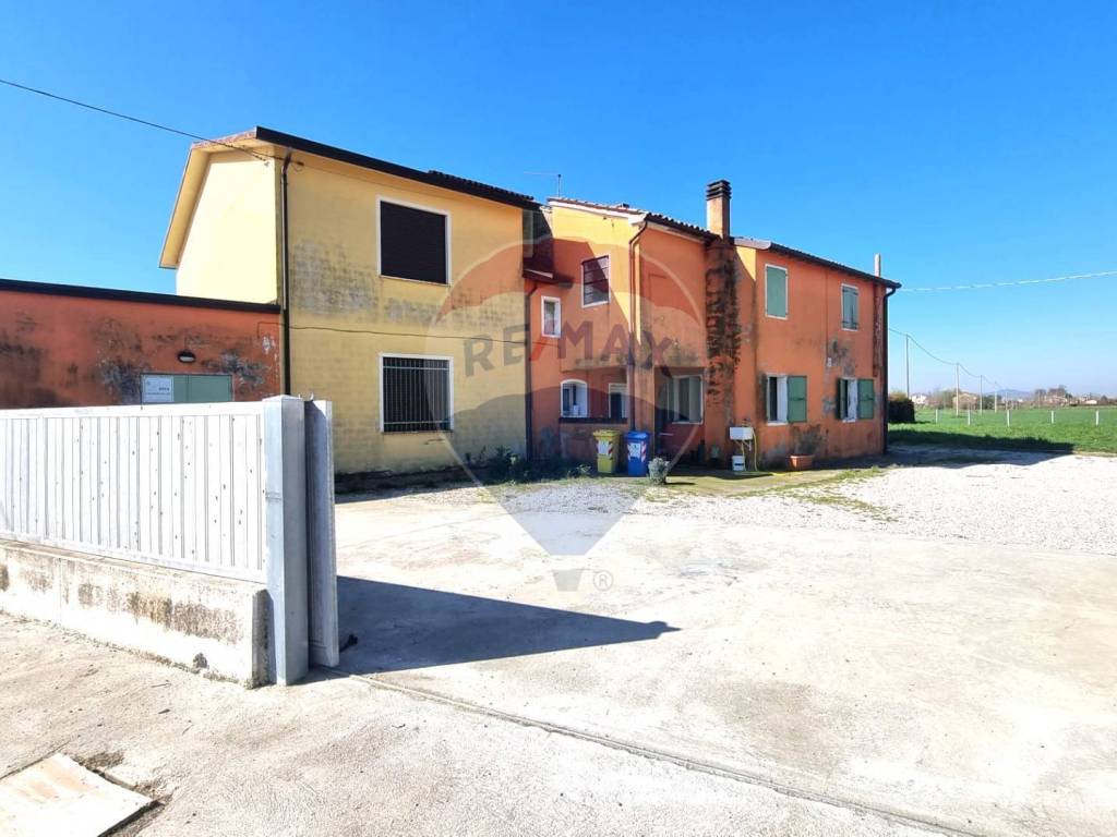 appartamento in vendita a Mestrino in zona Lissaro