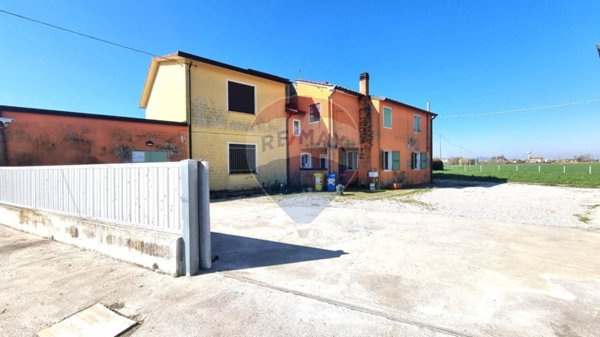 appartamento in vendita a Mestrino in zona Lissaro