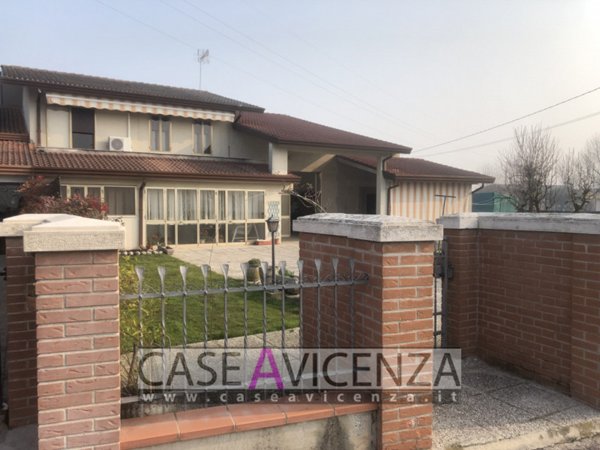 casa indipendente in vendita a Mestrino
