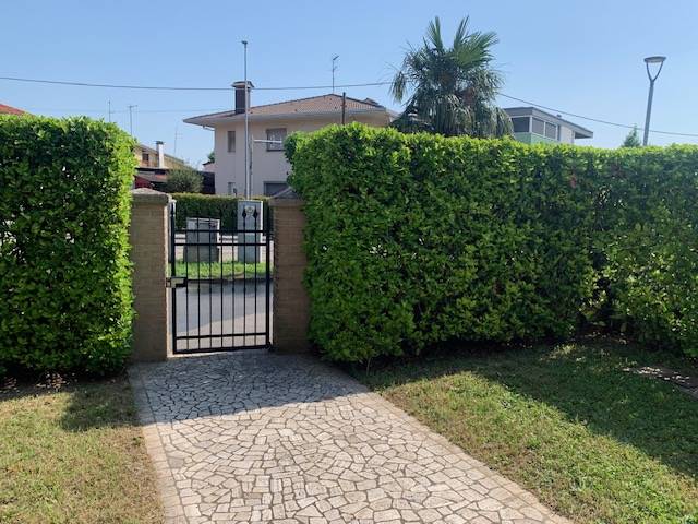 casa indipendente in vendita a Mestrino in zona Lissaro