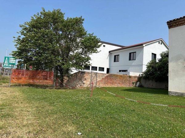 negozio in vendita a Mestrino in zona Arlesega