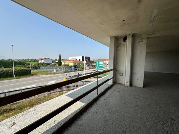 negozio in vendita a Mestrino in zona Arlesega