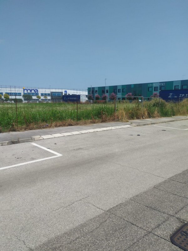 terreno edificabile in vendita a Mestrino