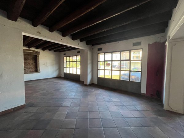 negozio in vendita a Mestrino in zona Lissaro