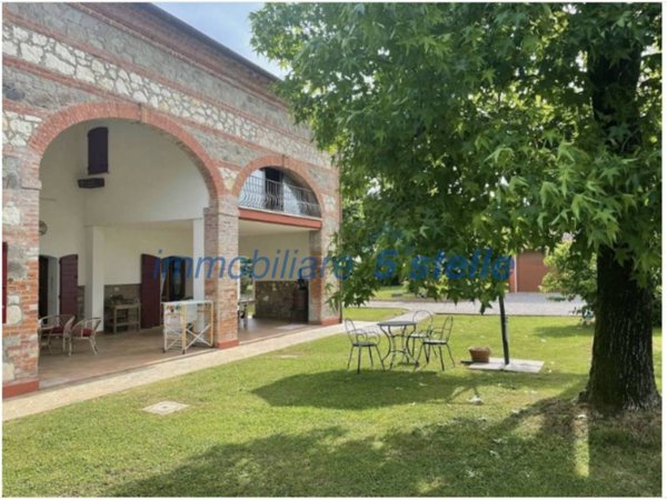 casa indipendente in vendita a Mestrino in zona Lissaro