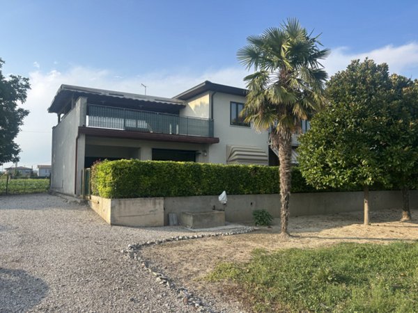 appartamento in vendita a Mestrino in zona Lissaro