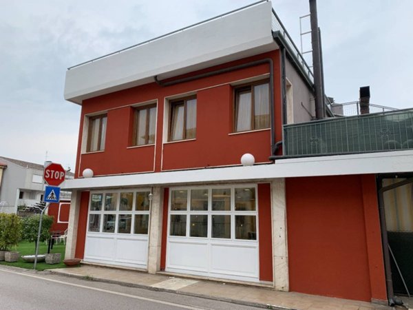 negozio in vendita a Mestrino