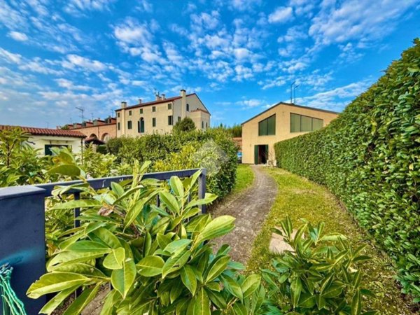 casa indipendente in vendita a Mestrino in zona Arlesega