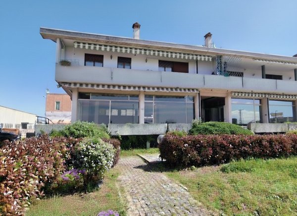 negozio in vendita a Mestrino