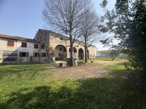 casa indipendente in vendita a Mestrino in zona Arlesega