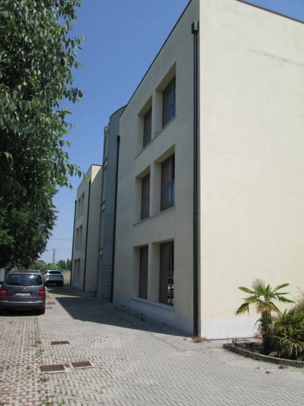 locale commerciale in vendita a Mestrino