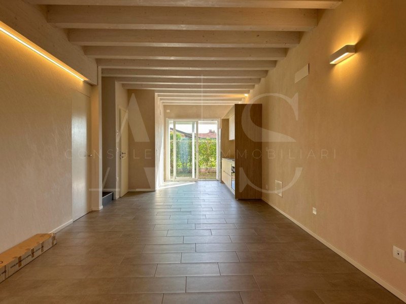 casa semindipendente in vendita a Mestrino in zona Lissaro