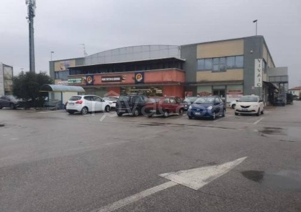 negozio in vendita a Monselice in zona Ca' Oddo