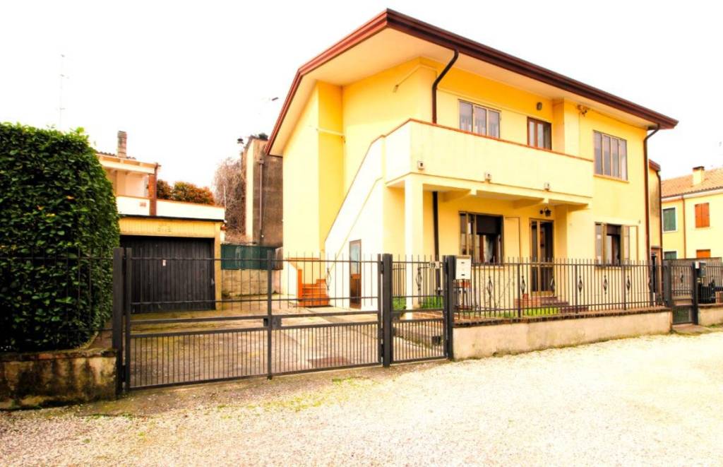casa indipendente in vendita a Monselice