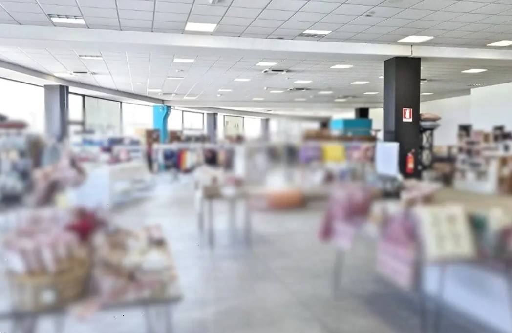 locale commerciale in vendita a Monselice