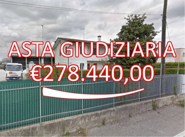 locale commerciale in vendita a Monselice