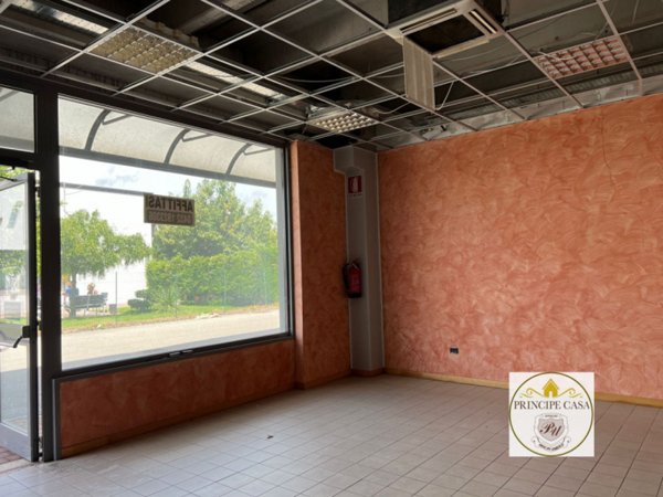 negozio in vendita a Monselice in zona Ca' Oddo