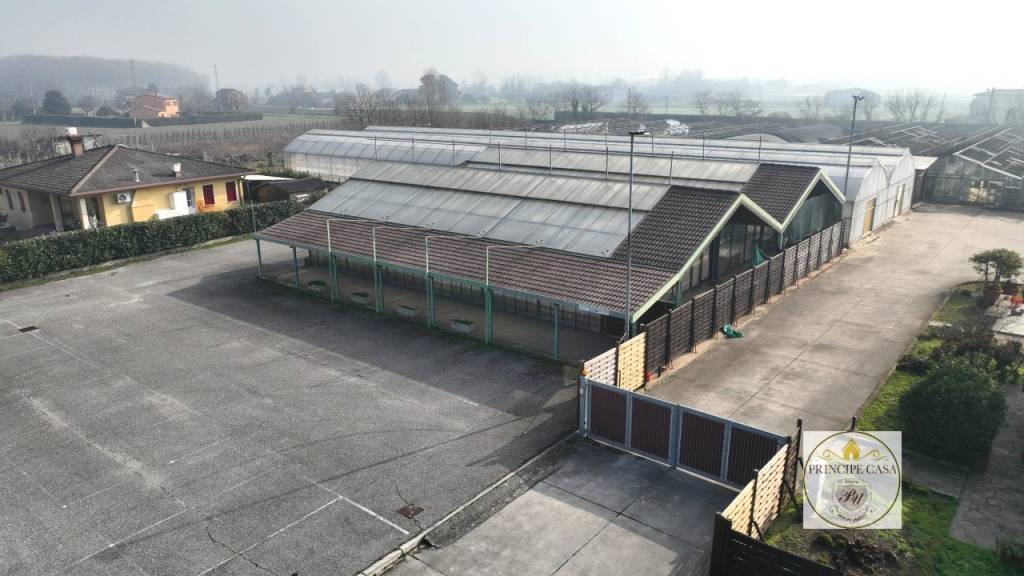 locale commerciale in vendita a Monselice