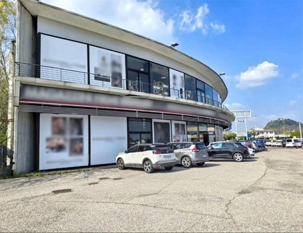 locale commerciale in vendita a Monselice