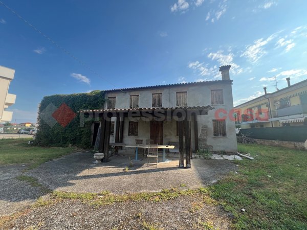 casa indipendente in vendita a Monselice in zona San Bortolo