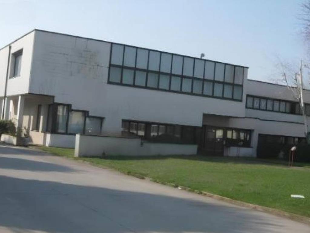 locale commerciale in vendita a Monselice
