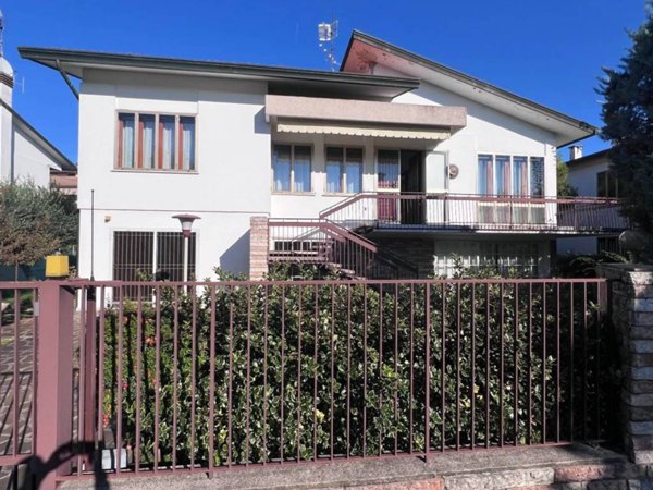 casa indipendente in vendita a Monselice