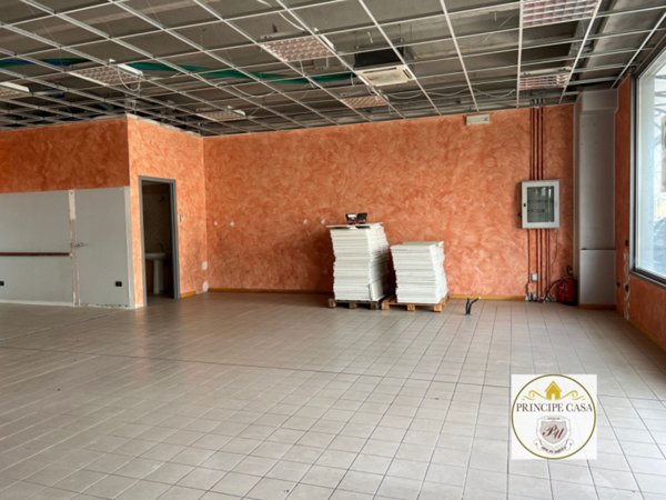 negozio in vendita a Monselice in zona Ca' Oddo