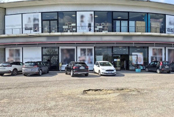 locale commerciale in vendita a Monselice
