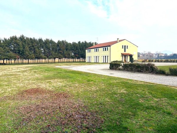 negozio in vendita a Monselice in zona Marendole