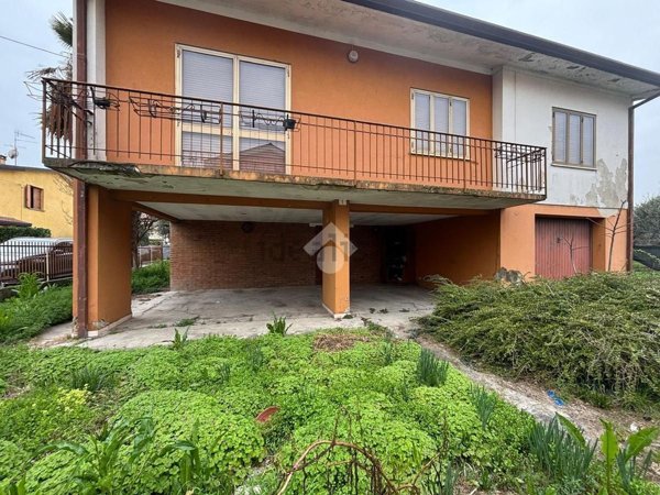 casa indipendente in vendita a Monselice
