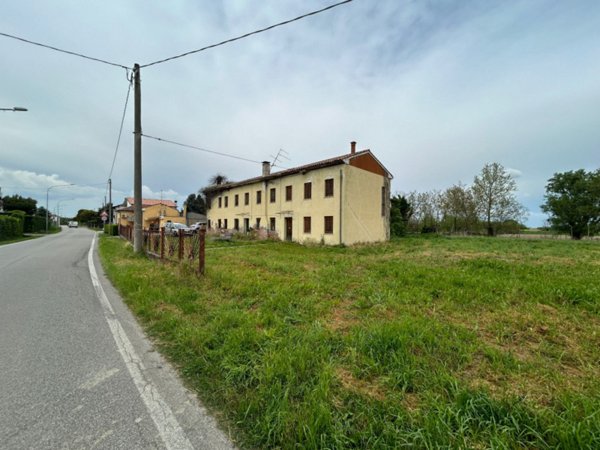 casa indipendente in vendita a Montagnana in zona Borgo San Marco