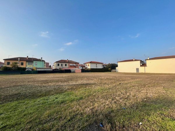 terreno edificabile in vendita a Montagnana