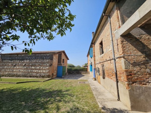casa indipendente in vendita a Montagnana in zona Borgo San Marco
