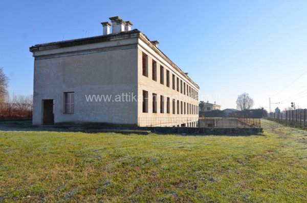 negozio in vendita a Montagnana