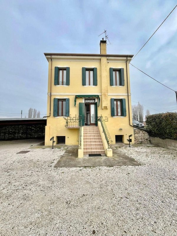 casa indipendente in vendita a Montagnana in zona Borgo San Marco