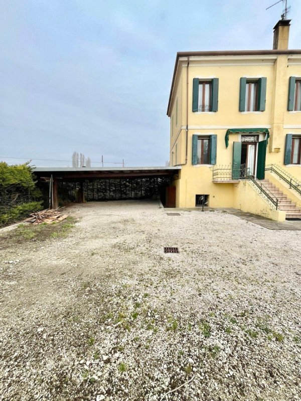 casa indipendente in vendita a Montagnana in zona Borgo San Marco