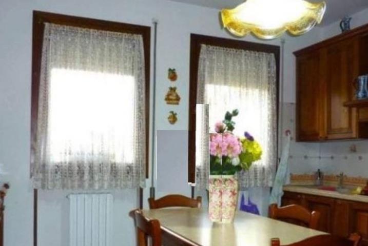 casa indipendente in vendita a Montegrotto Terme