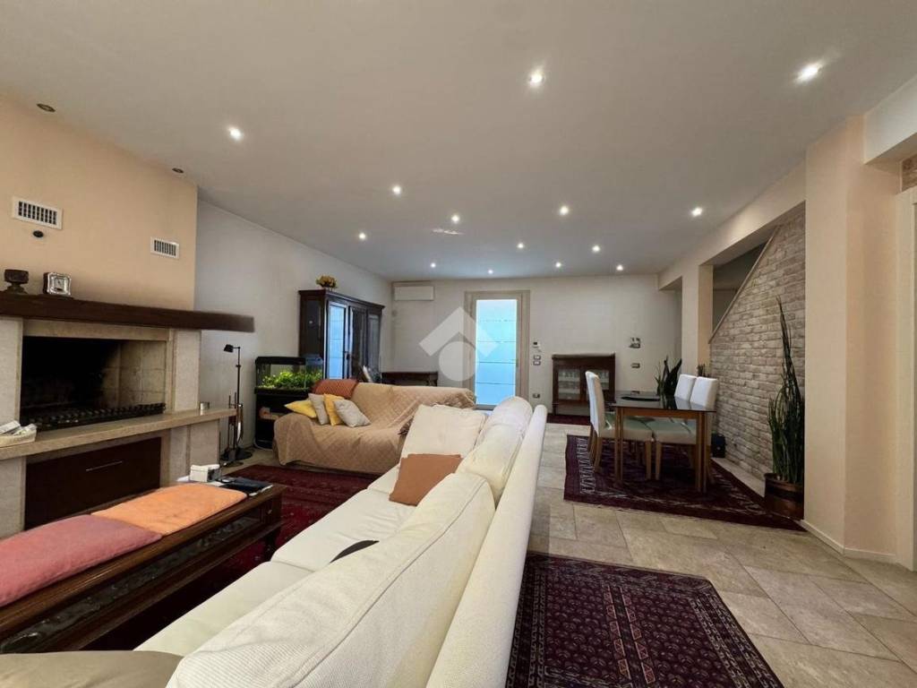 casa indipendente in vendita a Montegrotto Terme