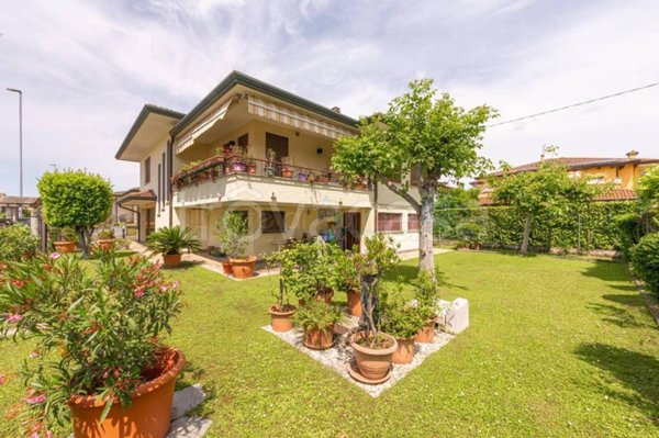 casa indipendente in vendita a Montegrotto Terme